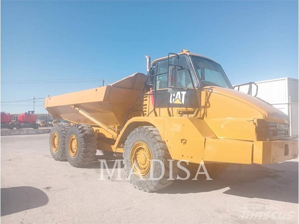 CAT 725 Дъмпери/моторни превозни средства