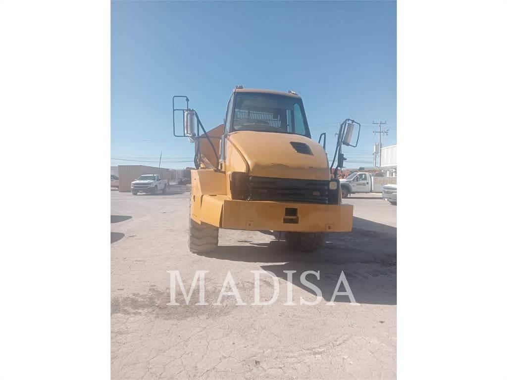 CAT 725 Дъмпери/моторни превозни средства