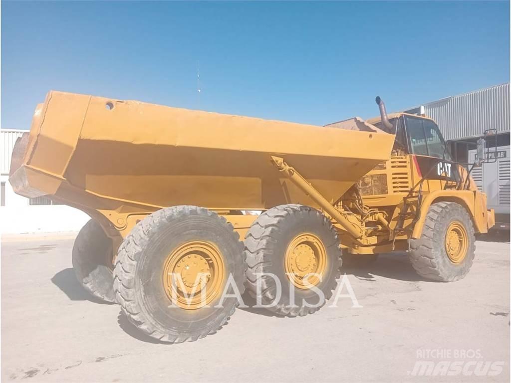 CAT 725 Дъмпери/моторни превозни средства
