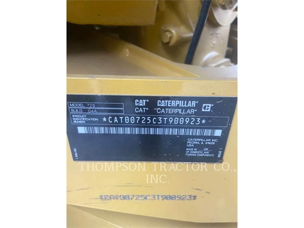 CAT 725 Дъмпери/моторни превозни средства
