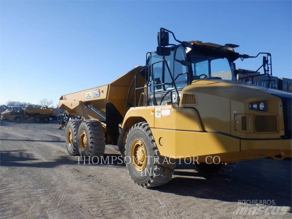 CAT 725 Дъмпери/моторни превозни средства
