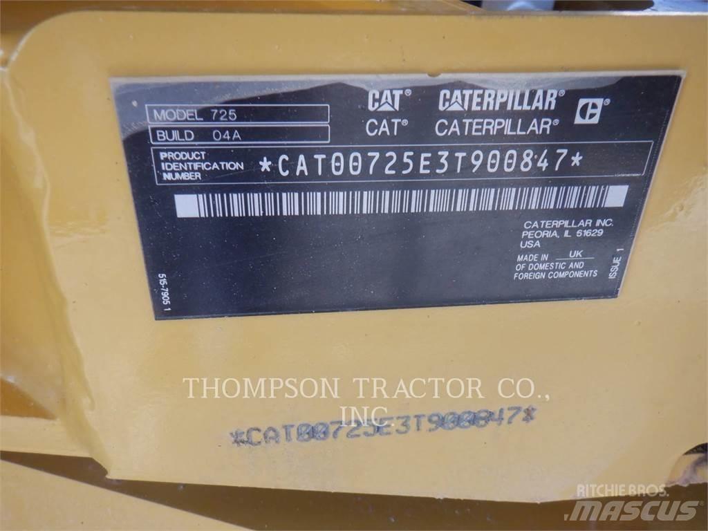 CAT 725 Дъмпери/моторни превозни средства