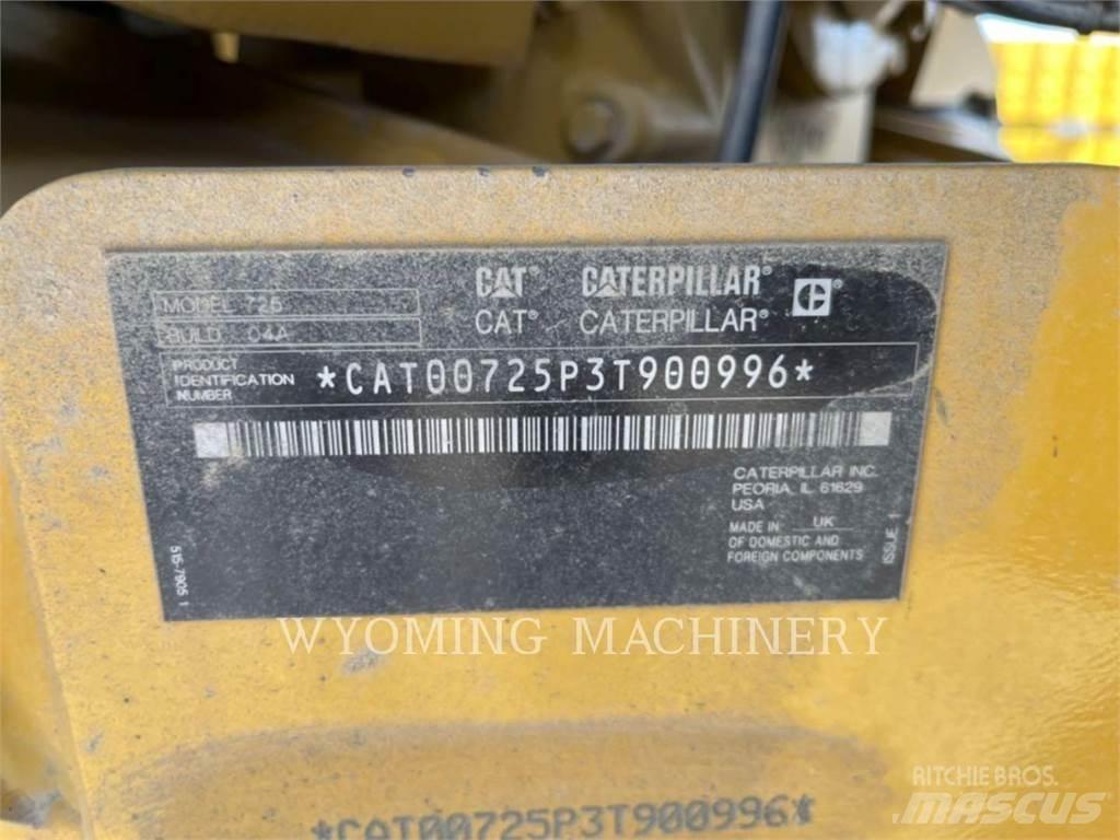 CAT 725 Дъмпери/моторни превозни средства