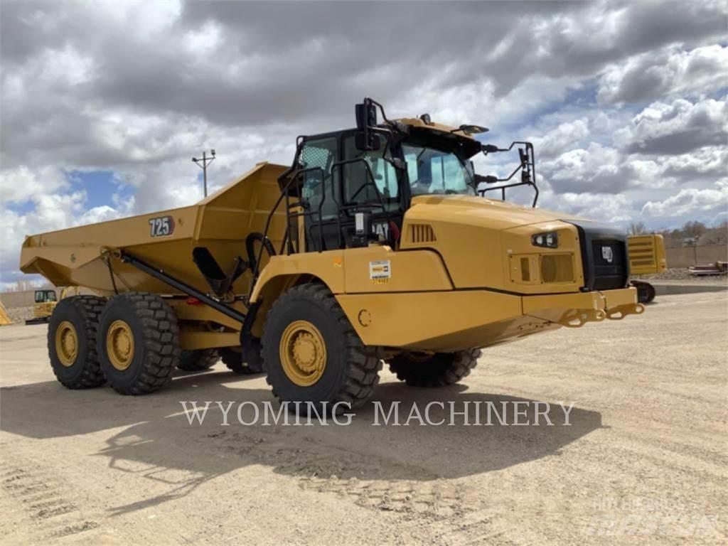 CAT 725 Дъмпери/моторни превозни средства