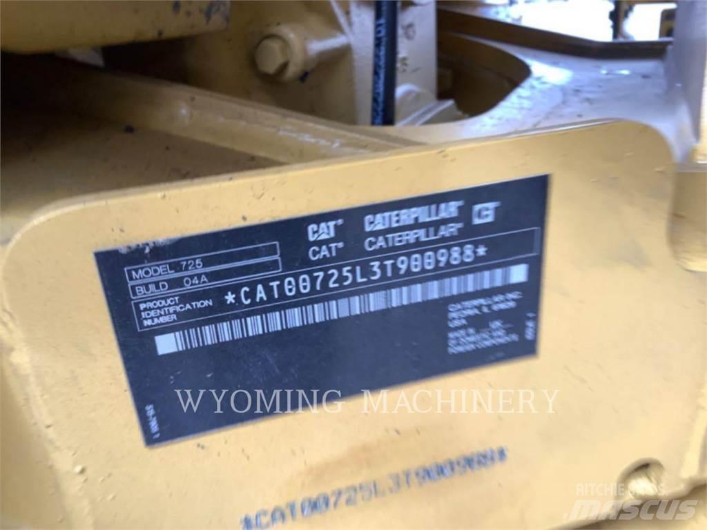 CAT 725 Дъмпери/моторни превозни средства