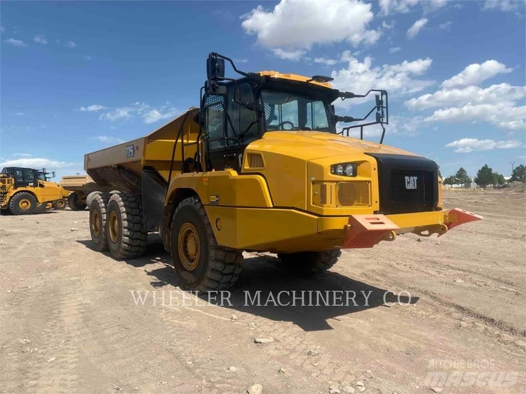 CAT 725 Дъмпери/моторни превозни средства