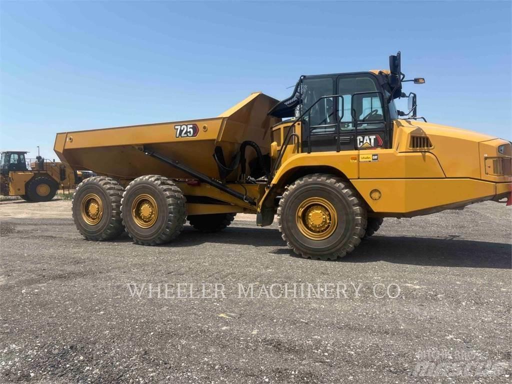 CAT 725 Дъмпери/моторни превозни средства