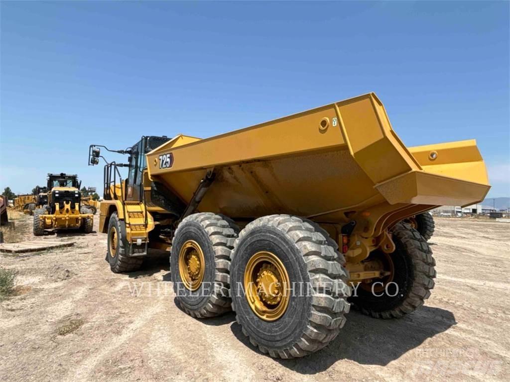 CAT 725 Дъмпери/моторни превозни средства