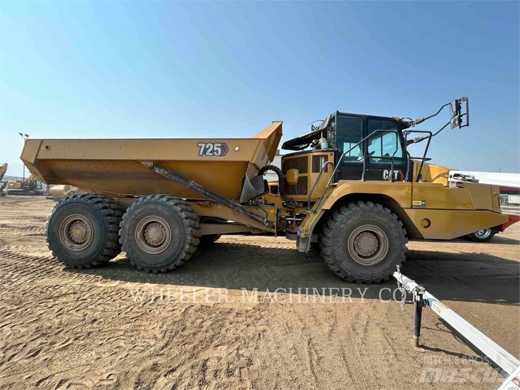 CAT 725 Дъмпери/моторни превозни средства
