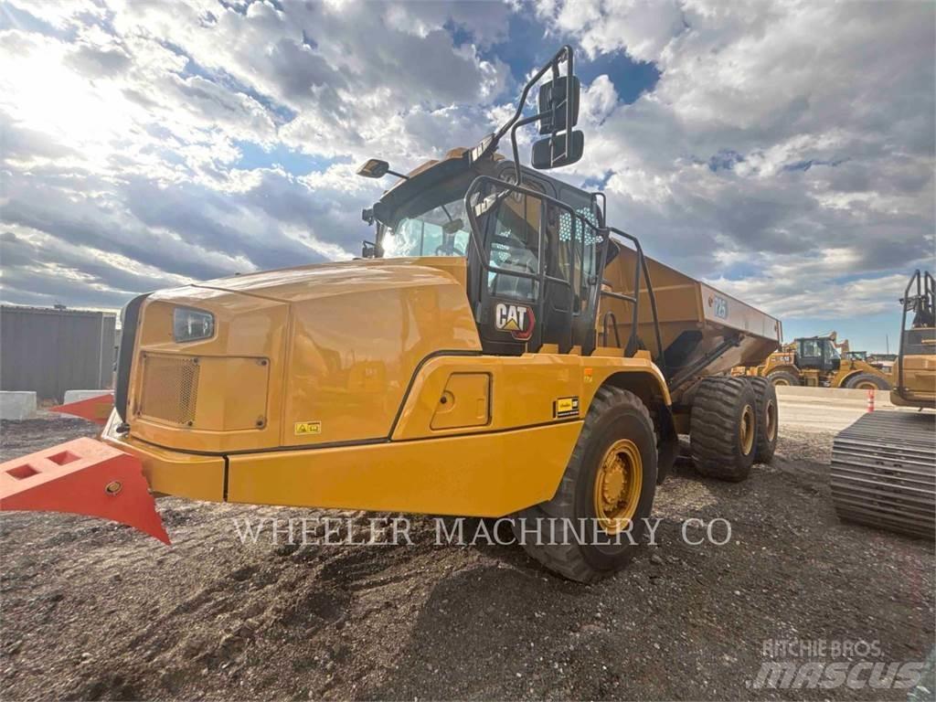 CAT 725 Дъмпери/моторни превозни средства