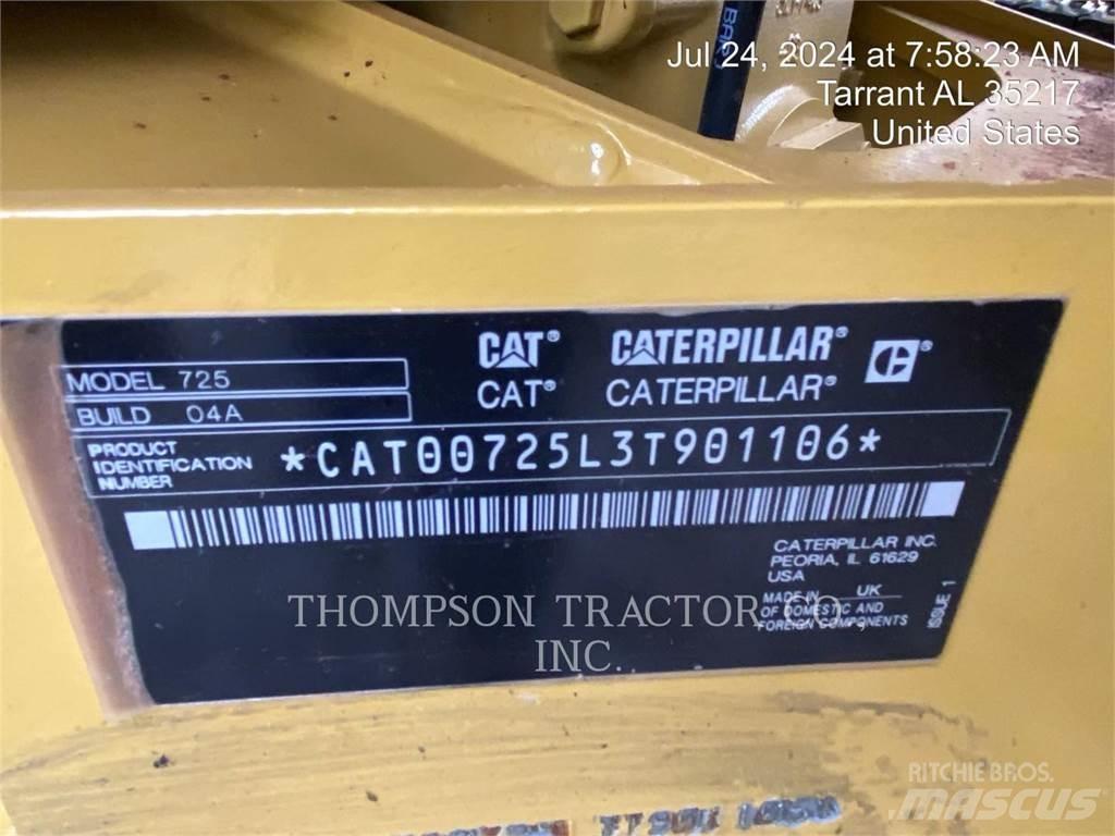CAT 725 Дъмпери/моторни превозни средства