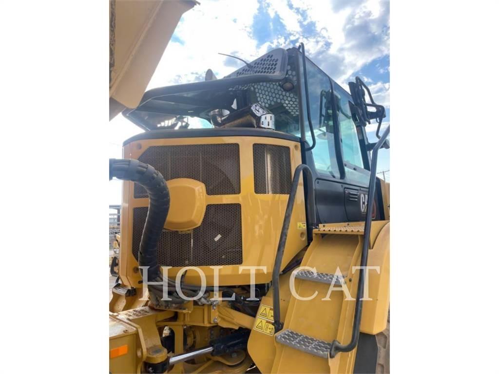 CAT 725 Дъмпери/моторни превозни средства