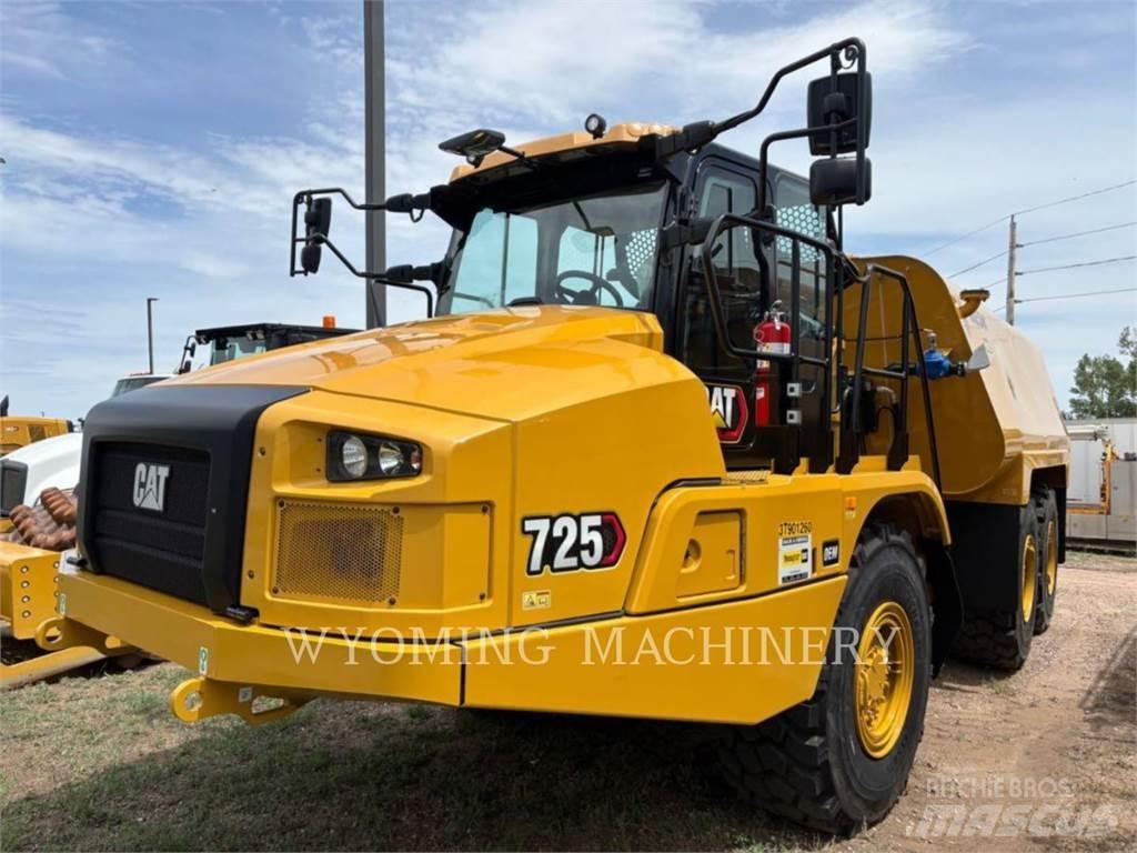 CAT 725 Дъмпери/моторни превозни средства