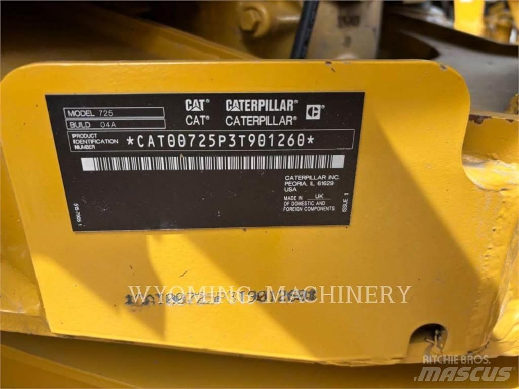 CAT 725 Дъмпери/моторни превозни средства