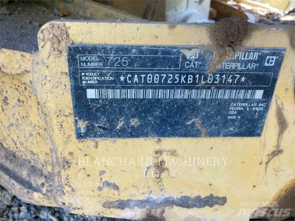 CAT 725 Дъмпери/моторни превозни средства