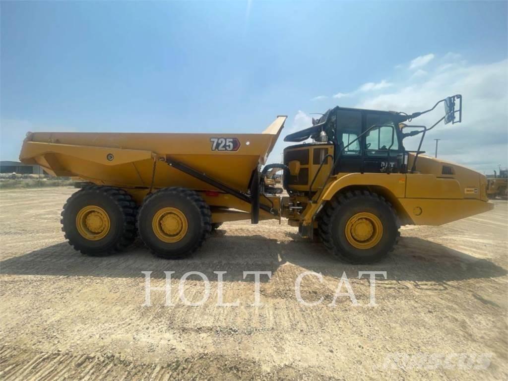 CAT 725 Дъмпери/моторни превозни средства