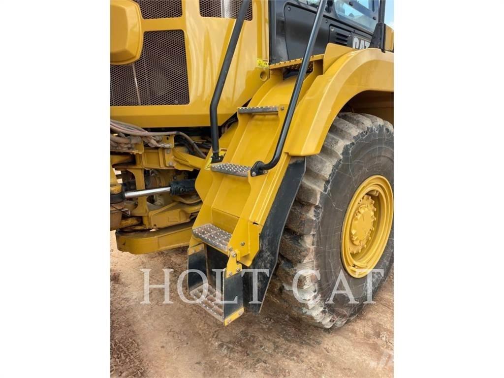 CAT 725 Дъмпери/моторни превозни средства