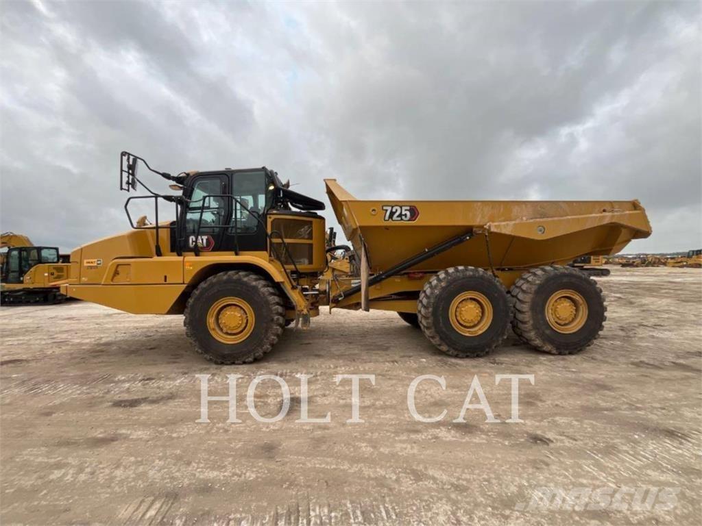 CAT 725 Дъмпери/моторни превозни средства