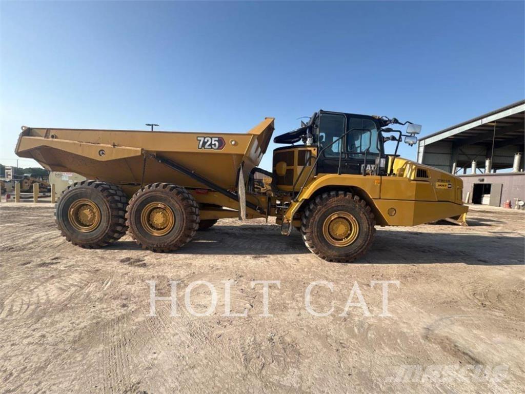 CAT 725 Дъмпери/моторни превозни средства