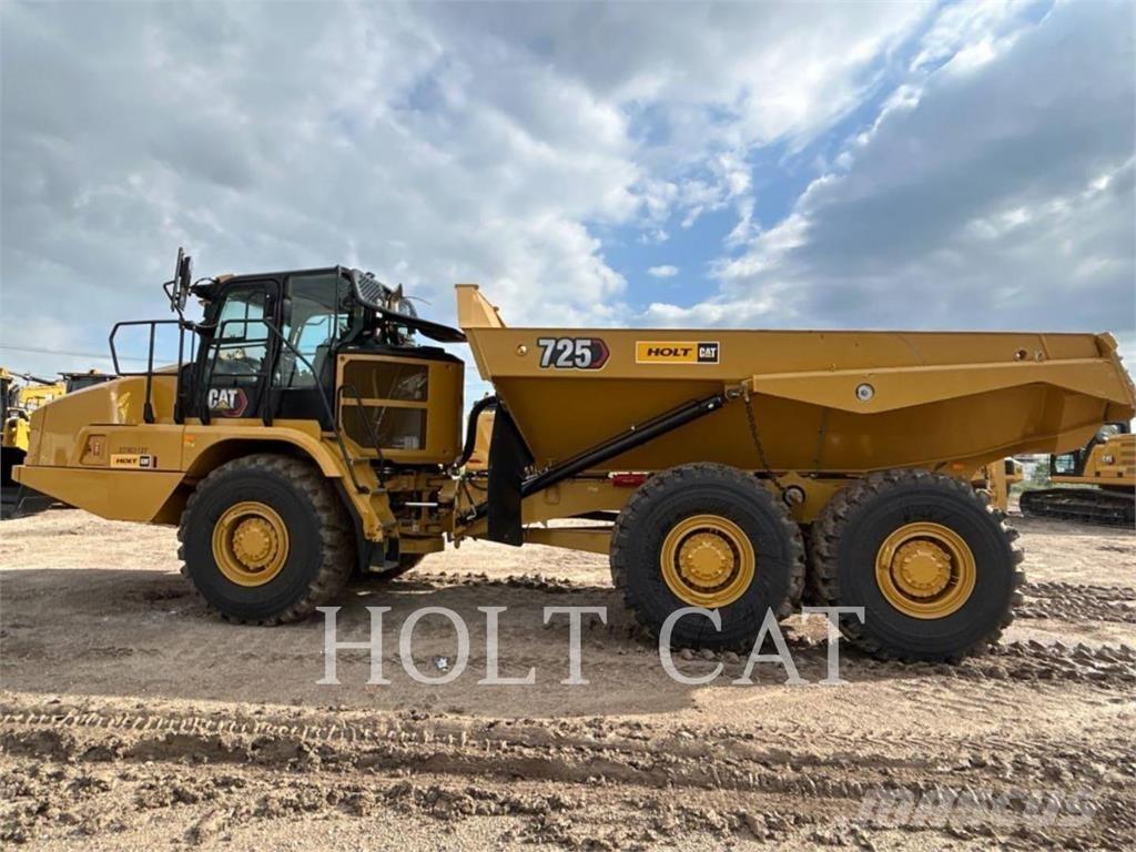 CAT 725 Дъмпери/моторни превозни средства