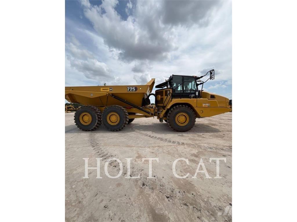 CAT 725 Дъмпери/моторни превозни средства