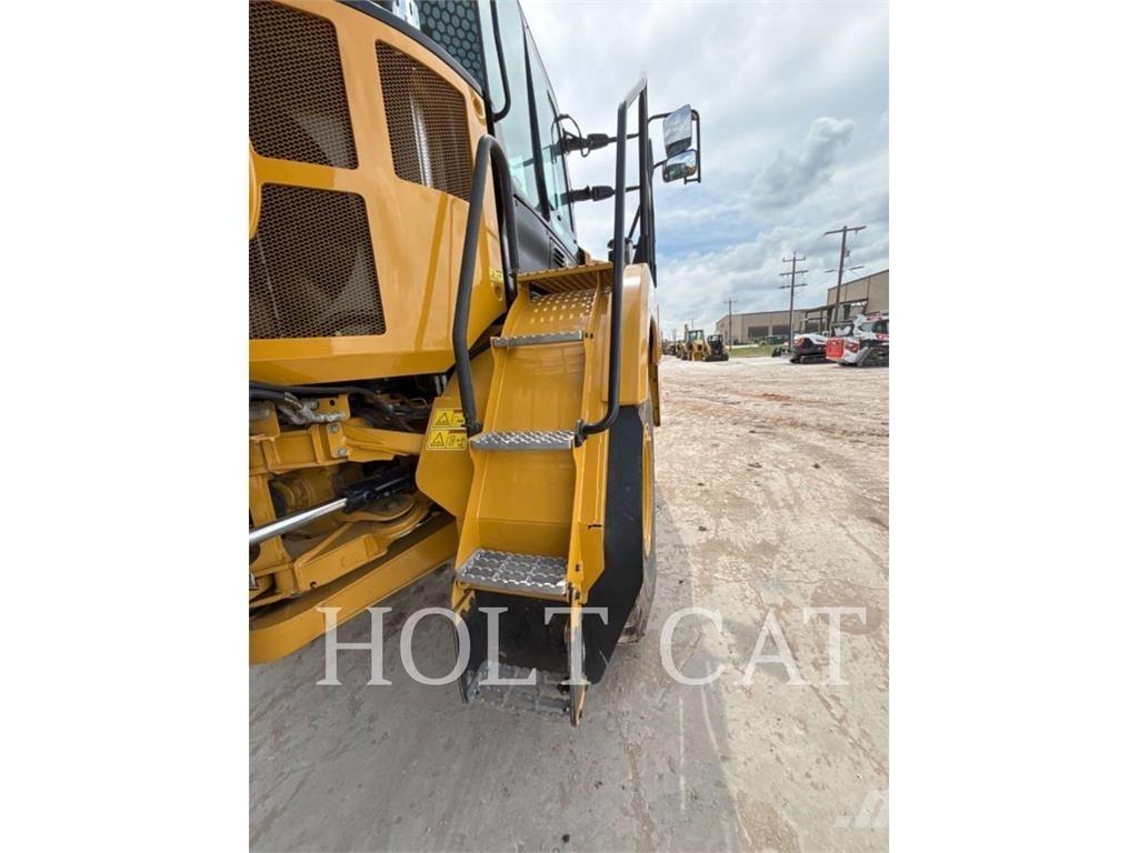 CAT 725 Дъмпери/моторни превозни средства