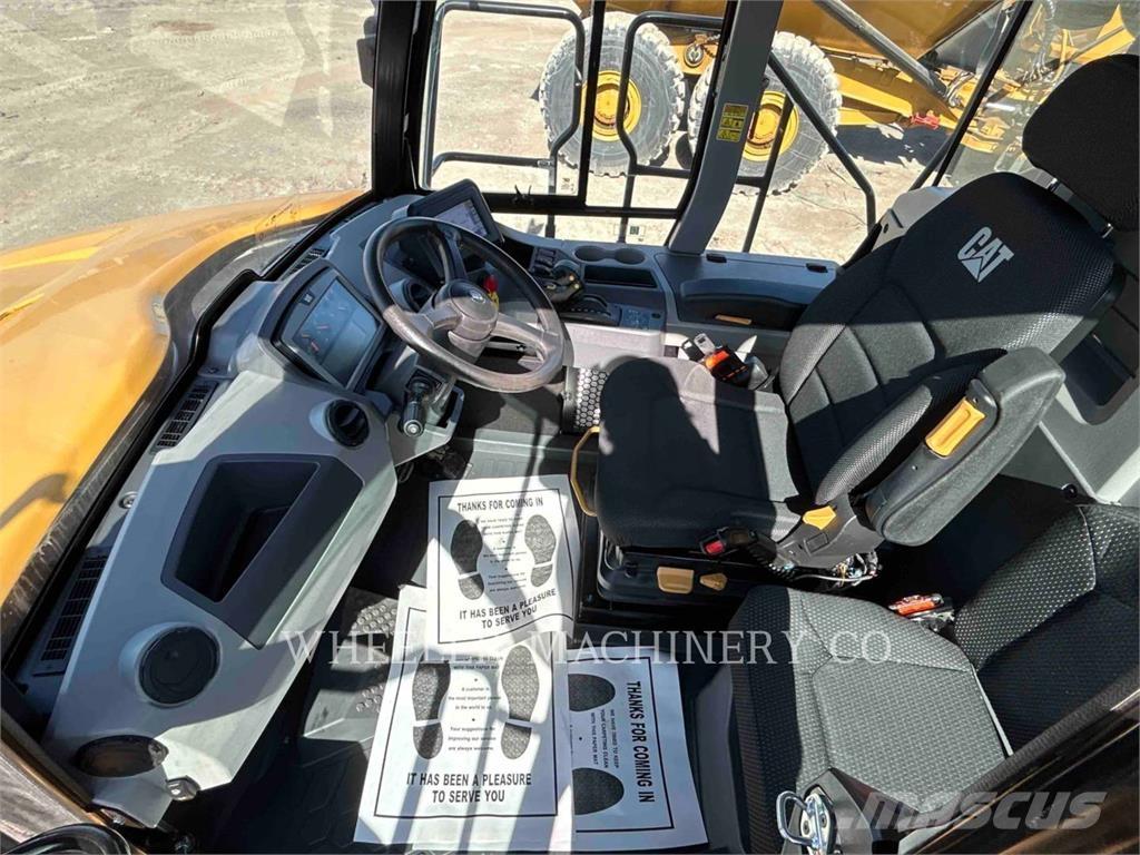 CAT 725 Дъмпери/моторни превозни средства