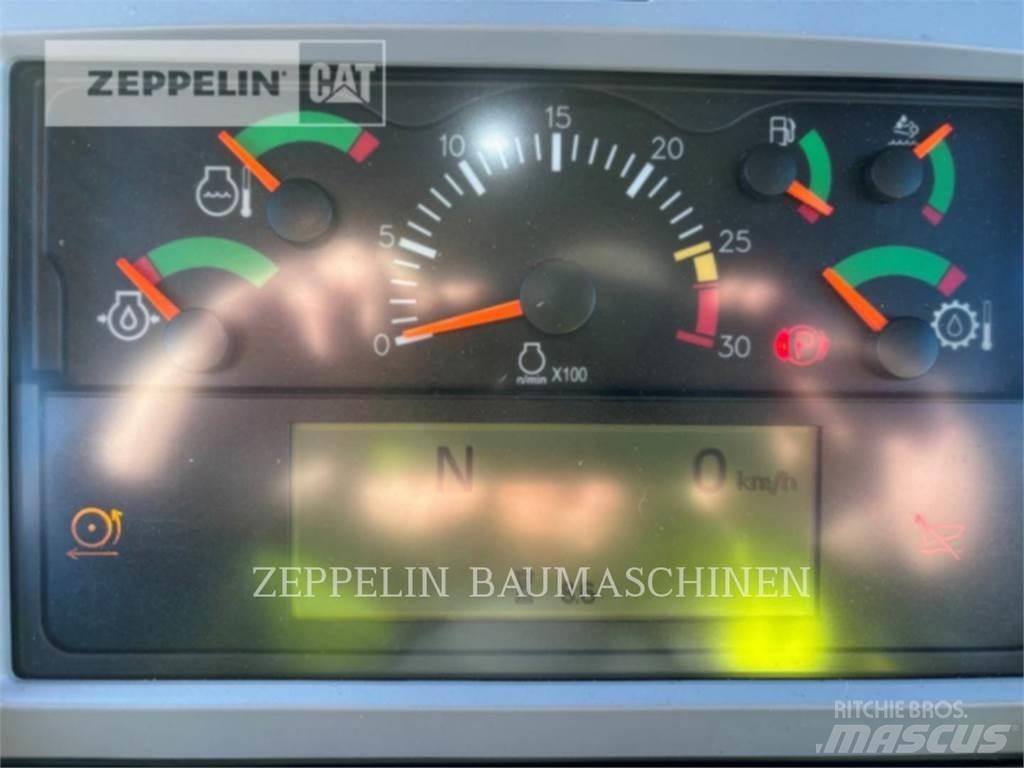 CAT 725-04A Дъмпери/моторни превозни средства