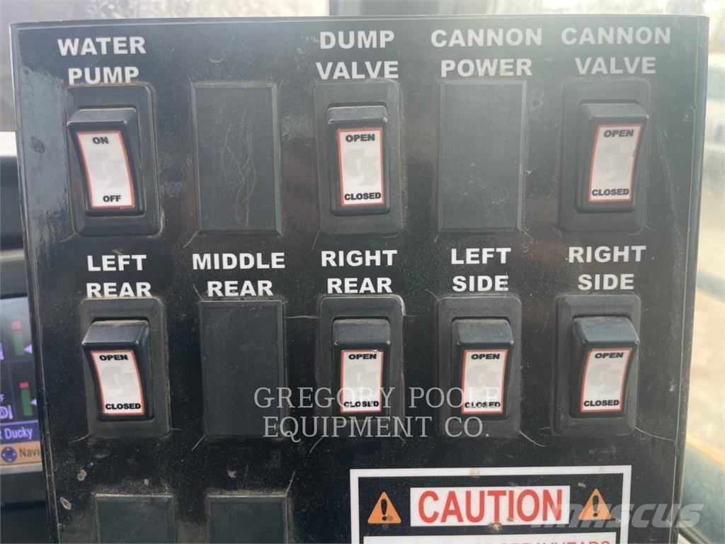 CAT 725 C Дъмпери/моторни превозни средства