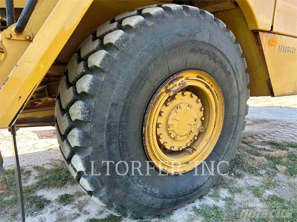 CAT 725C Дъмпери/моторни превозни средства