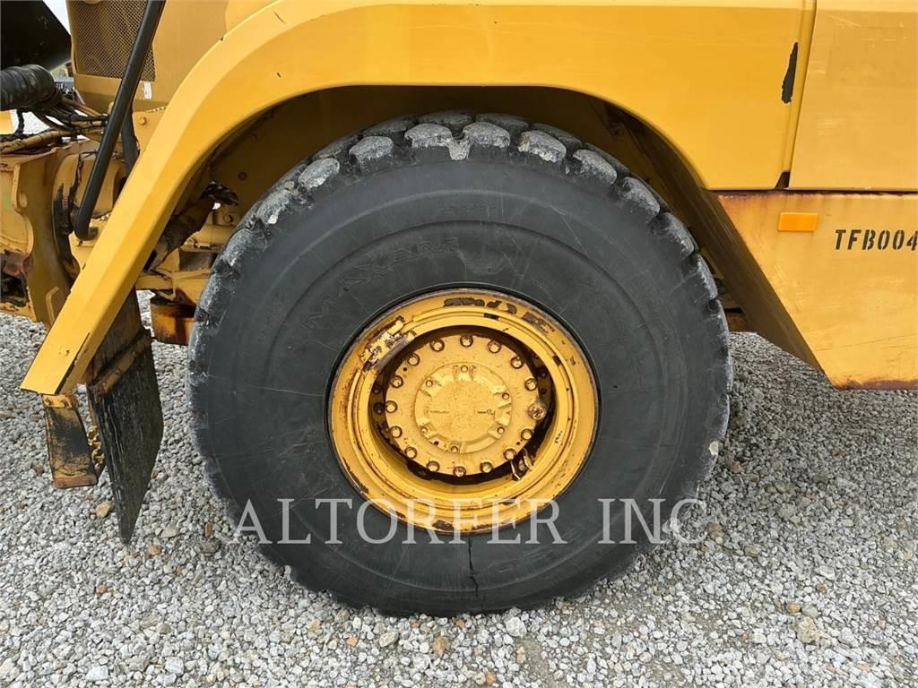 CAT 725C Дъмпери/моторни превозни средства