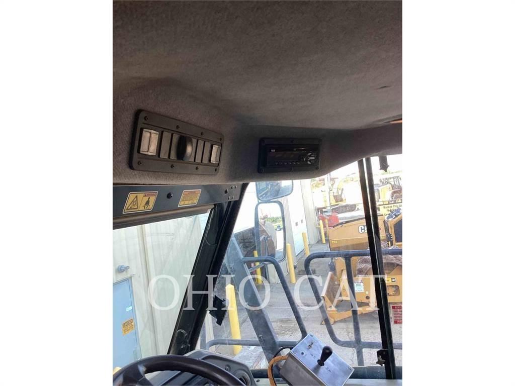 CAT 725C Дъмпери/моторни превозни средства