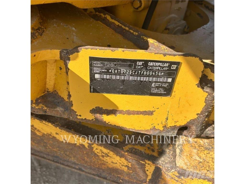 CAT 725C Дъмпери/моторни превозни средства