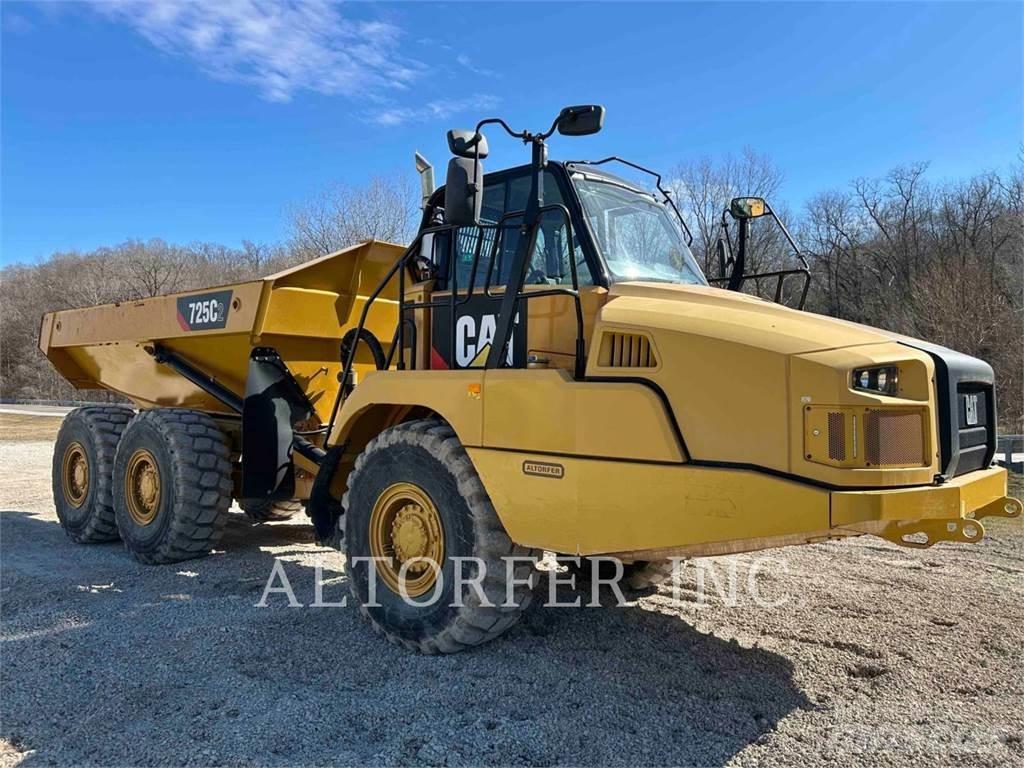 CAT 725C2 Дъмпери/моторни превозни средства