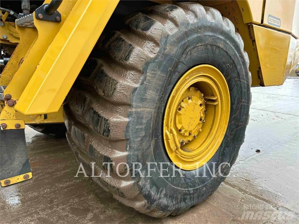 CAT 725C2 Дъмпери/моторни превозни средства