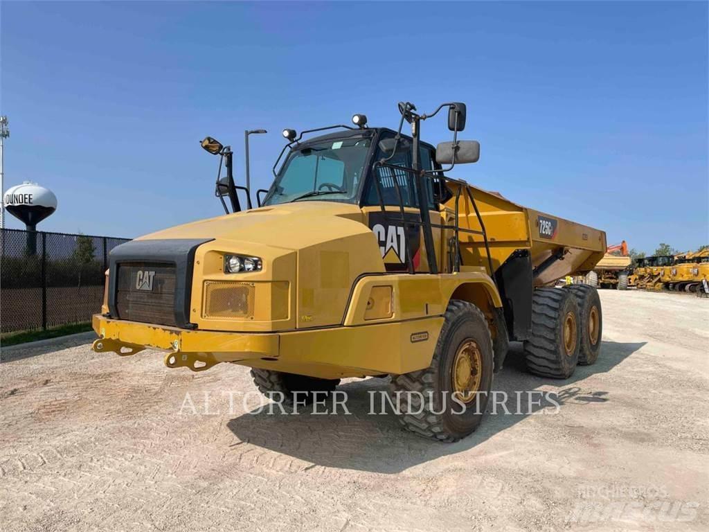 CAT 725C2 Дъмпери/моторни превозни средства