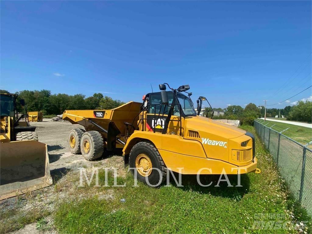 CAT 725C2 Дъмпери/моторни превозни средства