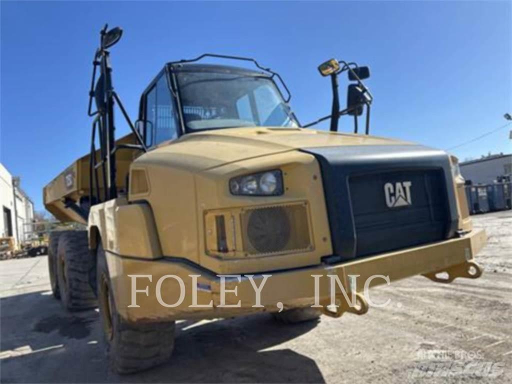 CAT 725C2 Дъмпери/моторни превозни средства