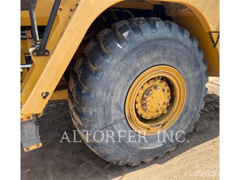 CAT 725C2 Дъмпери/моторни превозни средства
