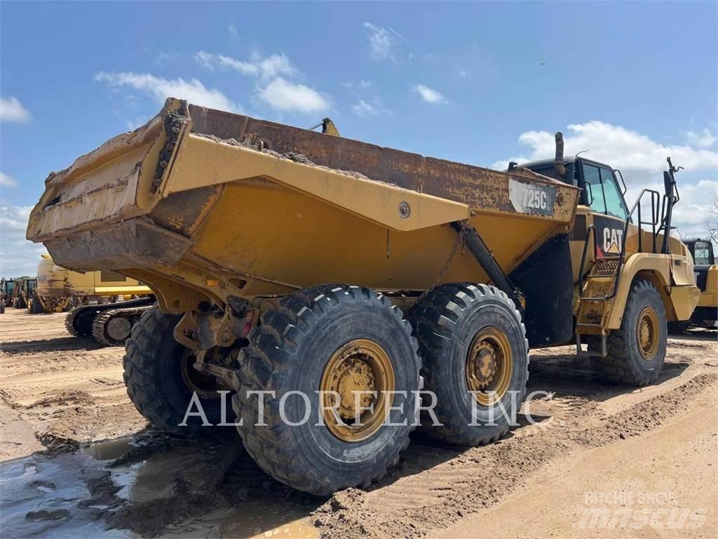 CAT 725C2 Дъмпери/моторни превозни средства