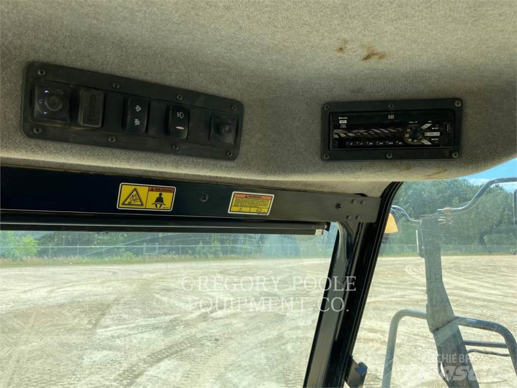 CAT 725C2 Дъмпери/моторни превозни средства