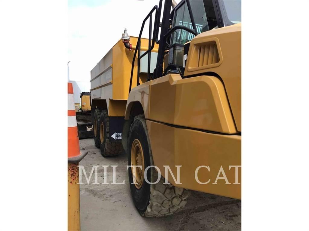 CAT 725C2 Дъмпери/моторни превозни средства
