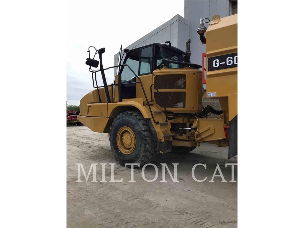 CAT 725C2 Дъмпери/моторни превозни средства