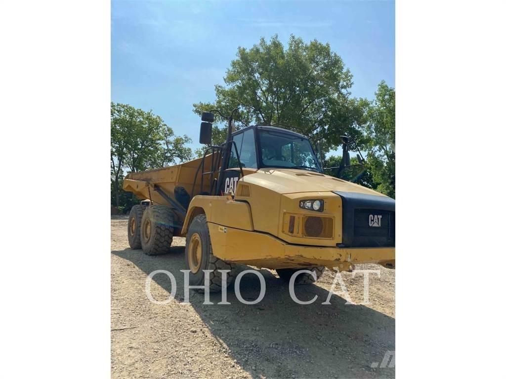 CAT 725C2 Дъмпери/моторни превозни средства