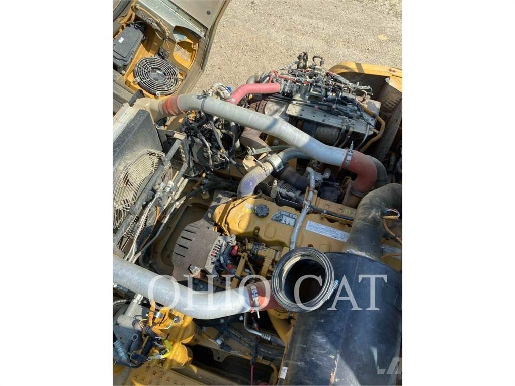 CAT 725C2 Дъмпери/моторни превозни средства