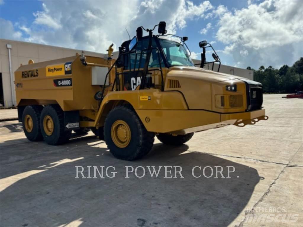 CAT 725CWW Цистерна