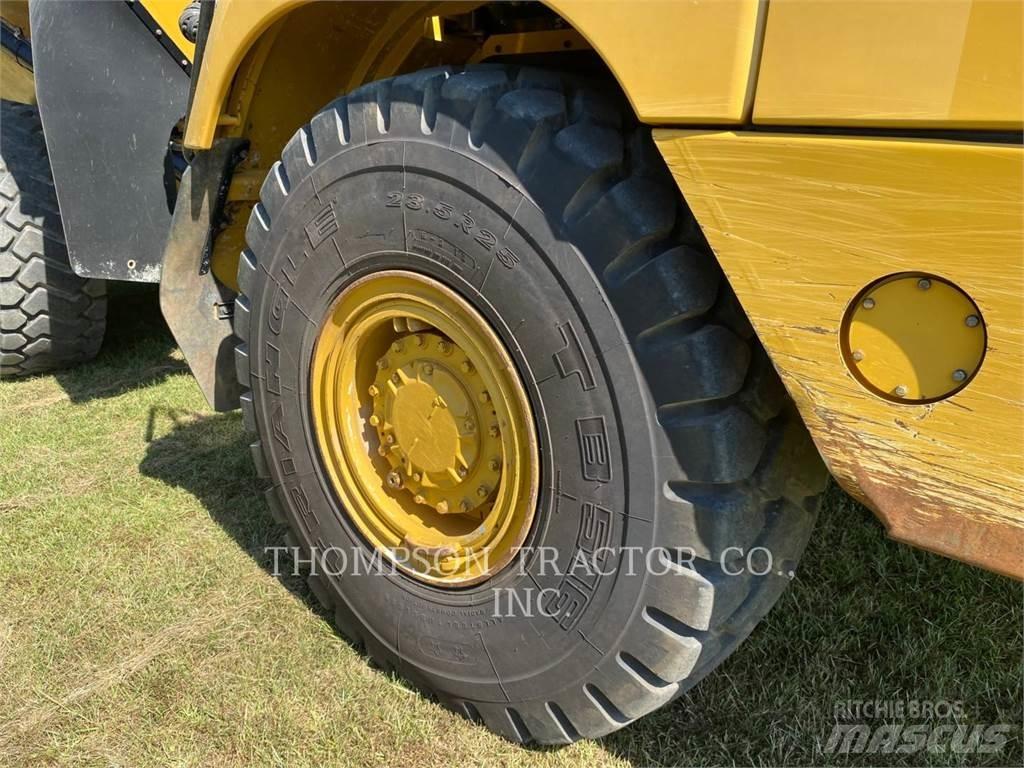 CAT 730 Дъмпери/моторни превозни средства