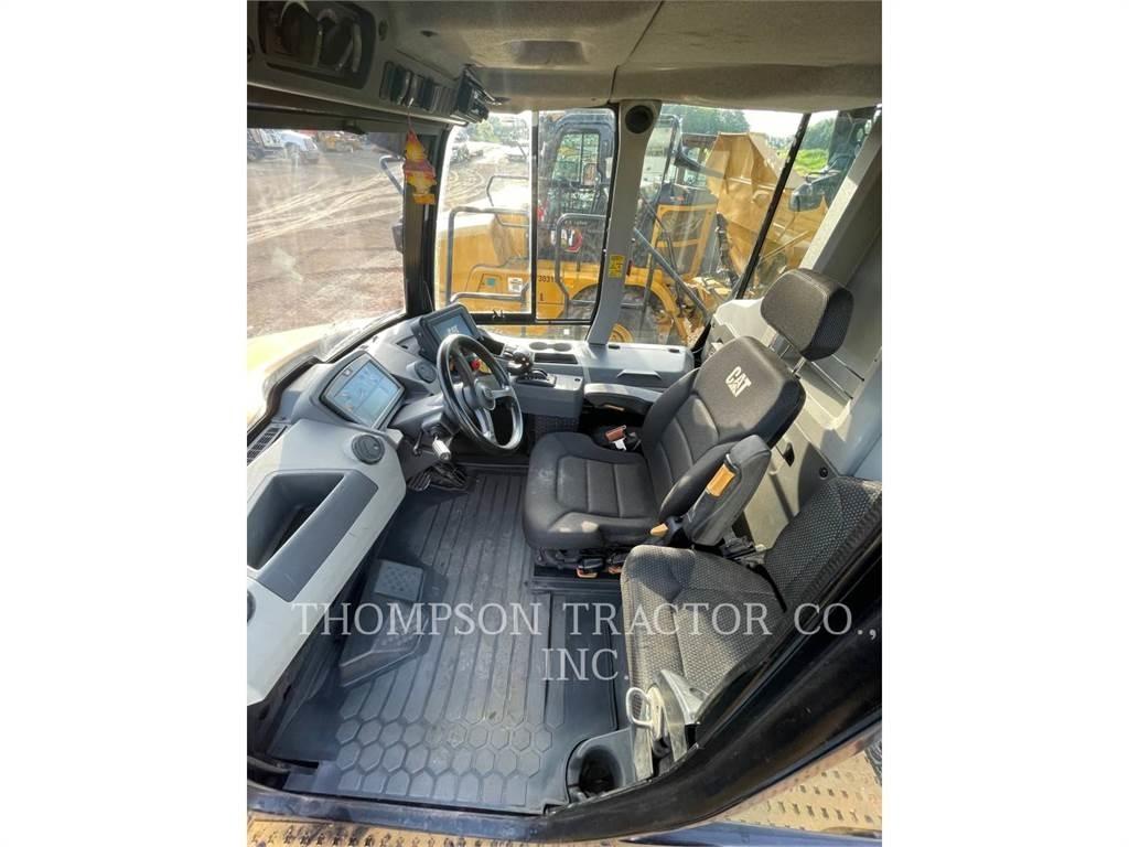 CAT 730 Дъмпери/моторни превозни средства