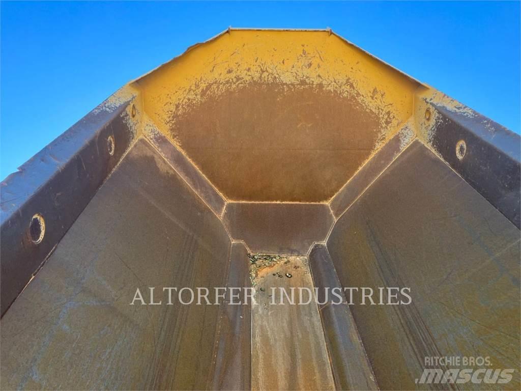 CAT 730 Дъмпери/моторни превозни средства