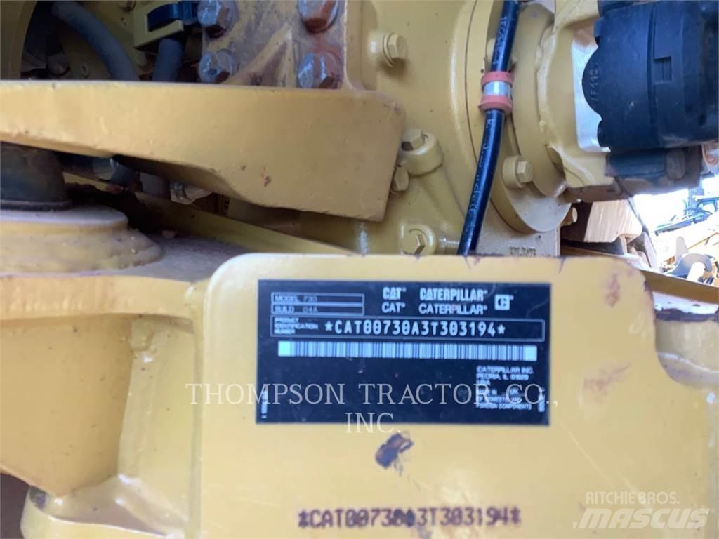 CAT 730 Дъмпери/моторни превозни средства